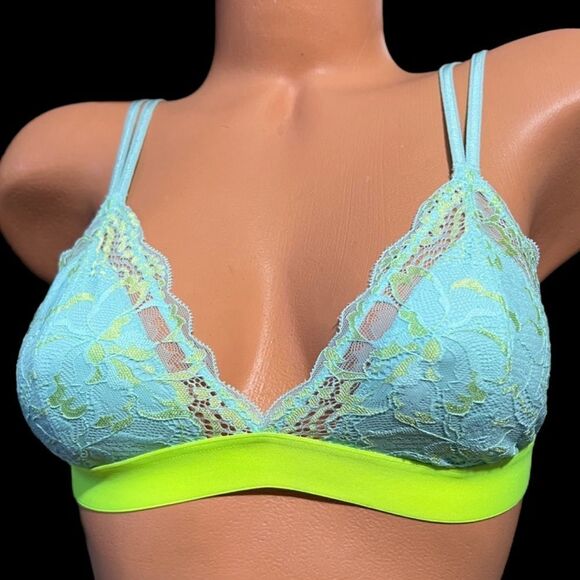 Victoria’s Secret Pink Floral Lace Triangle Unlined bralette bra Medium - Picture 1 of 3